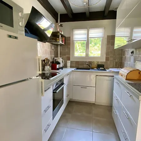 Maison Mitoyenne Proche Centre, 3 Pieces, 4 Couchages, Parking, Wi-fi