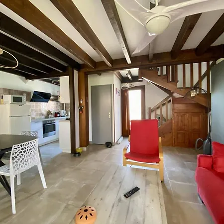 Maison Mitoyenne Proche Centre, 3 Pieces, 4 Couchages, Parking, Wi-fi Сasa de vacaciones
