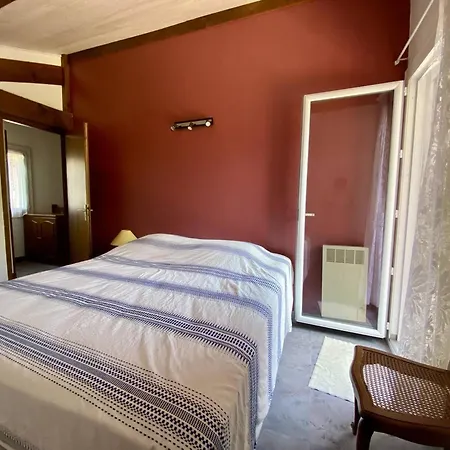 Сasa de vacaciones Maison Mitoyenne Proche Centre, 3 Pieces, 4 Couchages, Parking, Wi-fi *