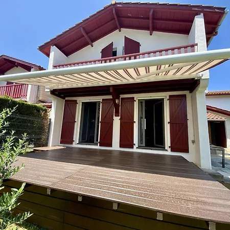 Сasa de vacaciones Maison Mitoyenne Proche Centre, 3 Pieces, 4 Couchages, Parking, Wi-fi *