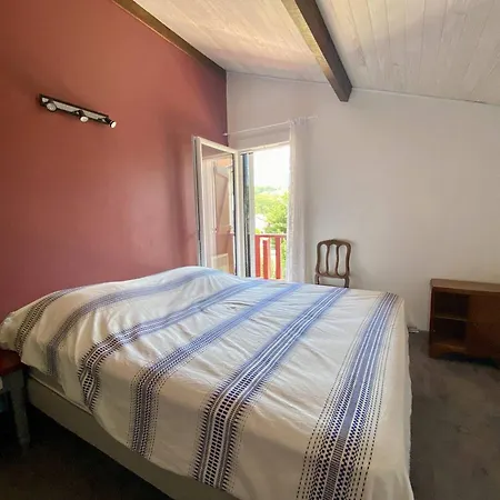 Maison Mitoyenne Proche Centre, 3 Pieces, 4 Couchages, Parking, Wi-fi Сasa de vacaciones Cambo-les-Bains